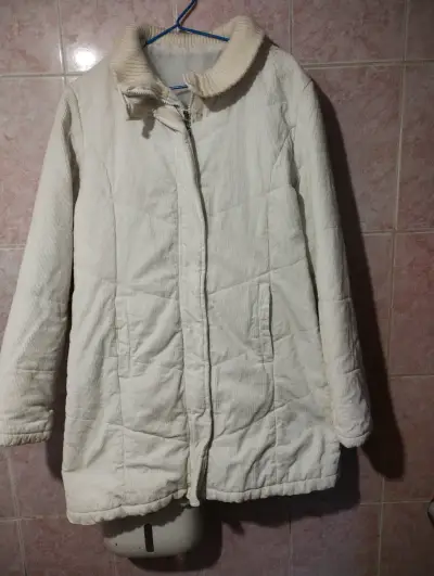Abrigo de mujer  acolchado con cierre - miniatura 1