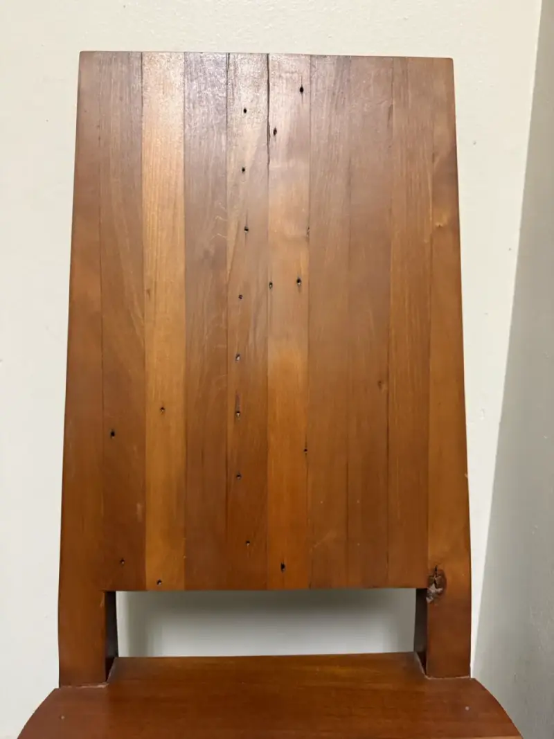 Silla de madera maciza en buen estado - 2