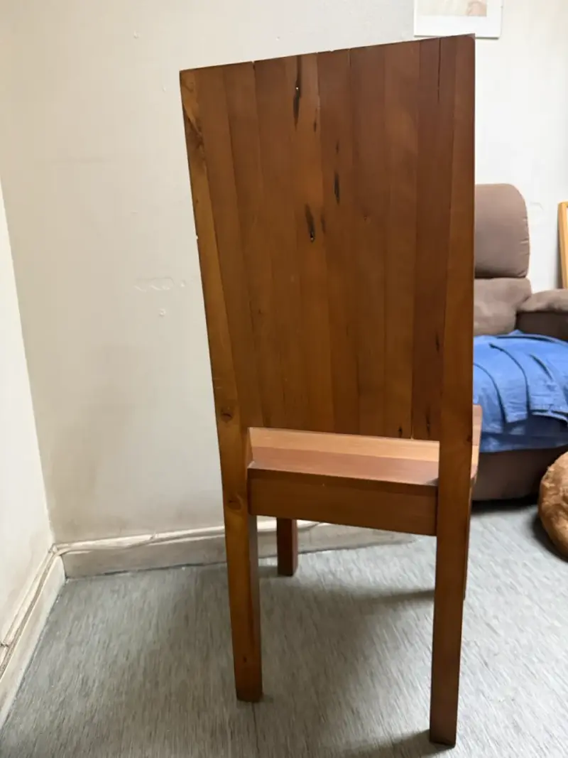 Silla de madera maciza en buen estado - 4