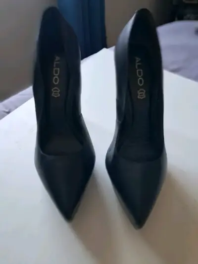 Tacones altos negros Aldo elegantes - miniatura 2