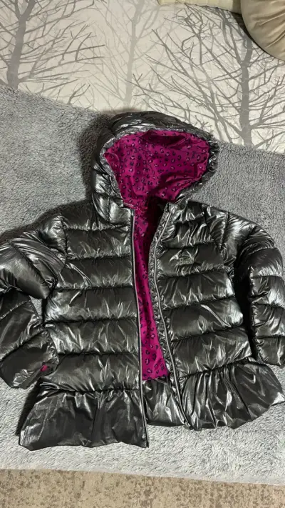 Chaqueta acolchada Barbie metálica para niña - miniatura 1