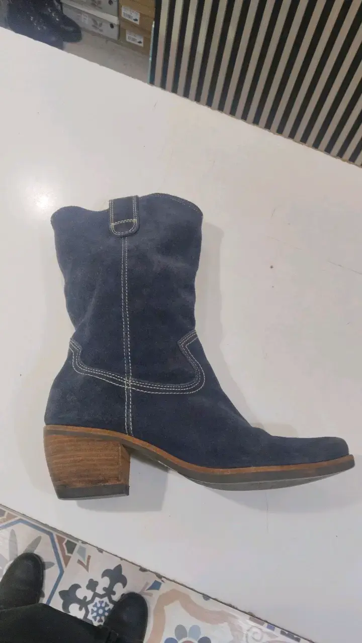 Botas vaqueras de gamuza azul con tacón - 1