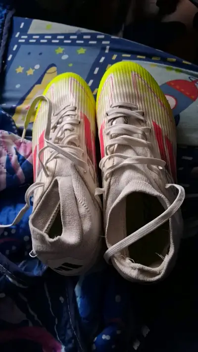 Botines de fútbol Adidas blancos con detalles F50 - miniatura 4