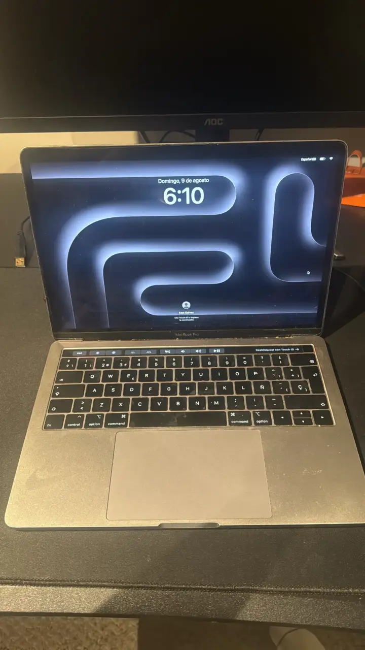 MacBook Pro 13 pulgadas 2019 con Touch Bar - 1