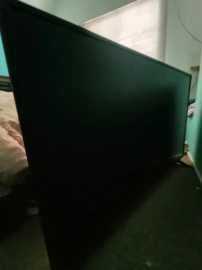 Televisor LG con control remoto incluido - miniatura 3