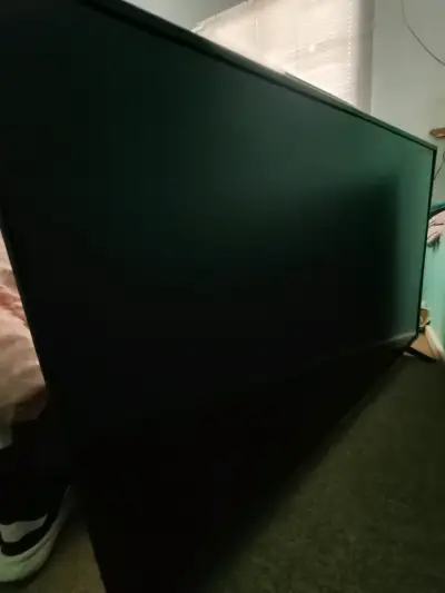 Televisor LG con control remoto incluido - miniatura 4