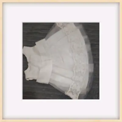 Vestido de bebe raso opaco con tul bordado - miniatura 5