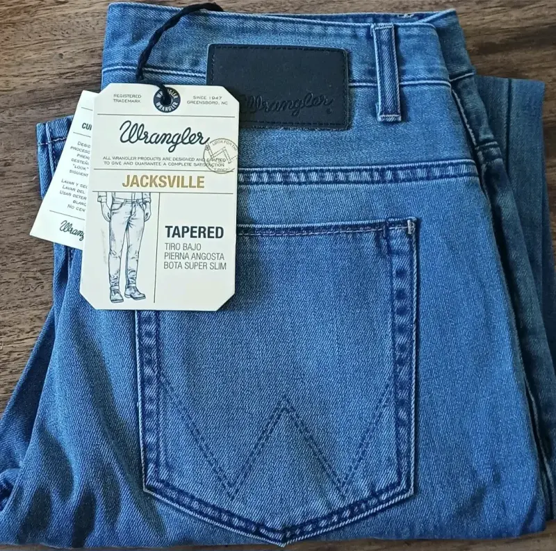 Jeans Wrangler Jacksville Tapered Azul