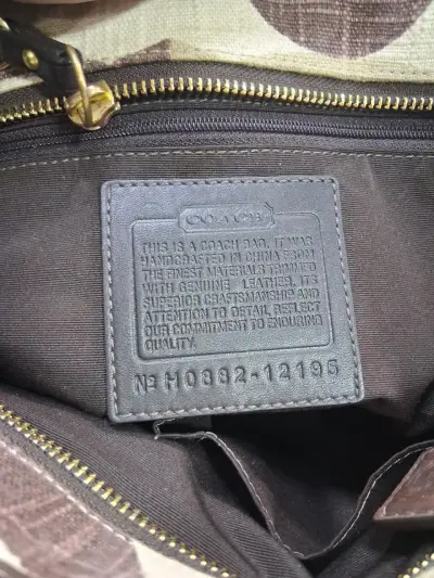 Bolso de mano Coach beige y marrón - miniatura 3