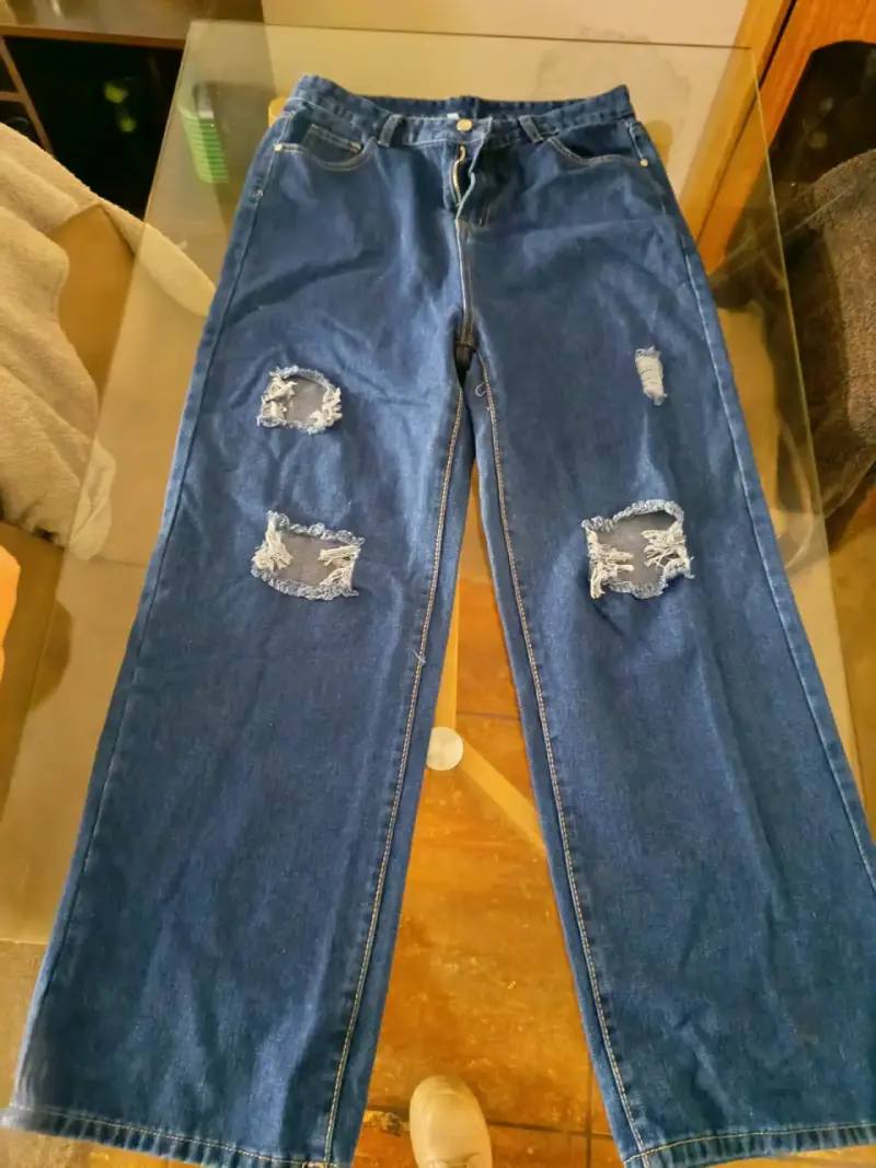 Jeans de mezclilla con diseño rasgado para mujer - 4