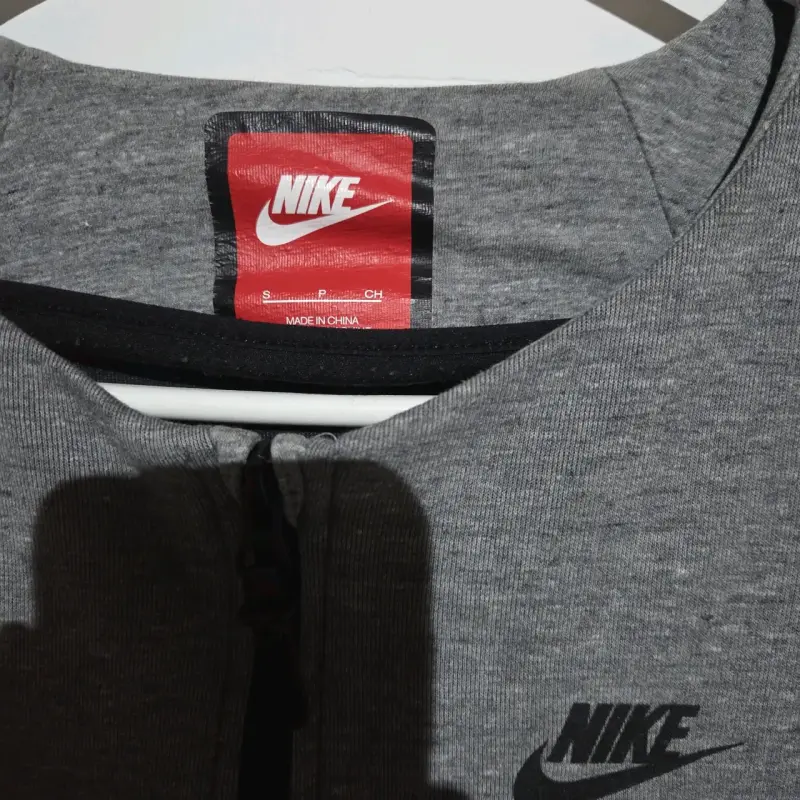 Polerón Nike gris con cierre frontal - 2