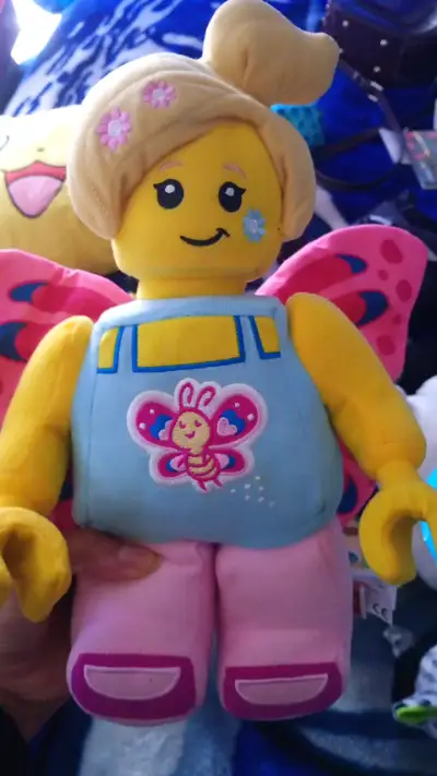 LEGO con alas de mariposa - miniatura 1