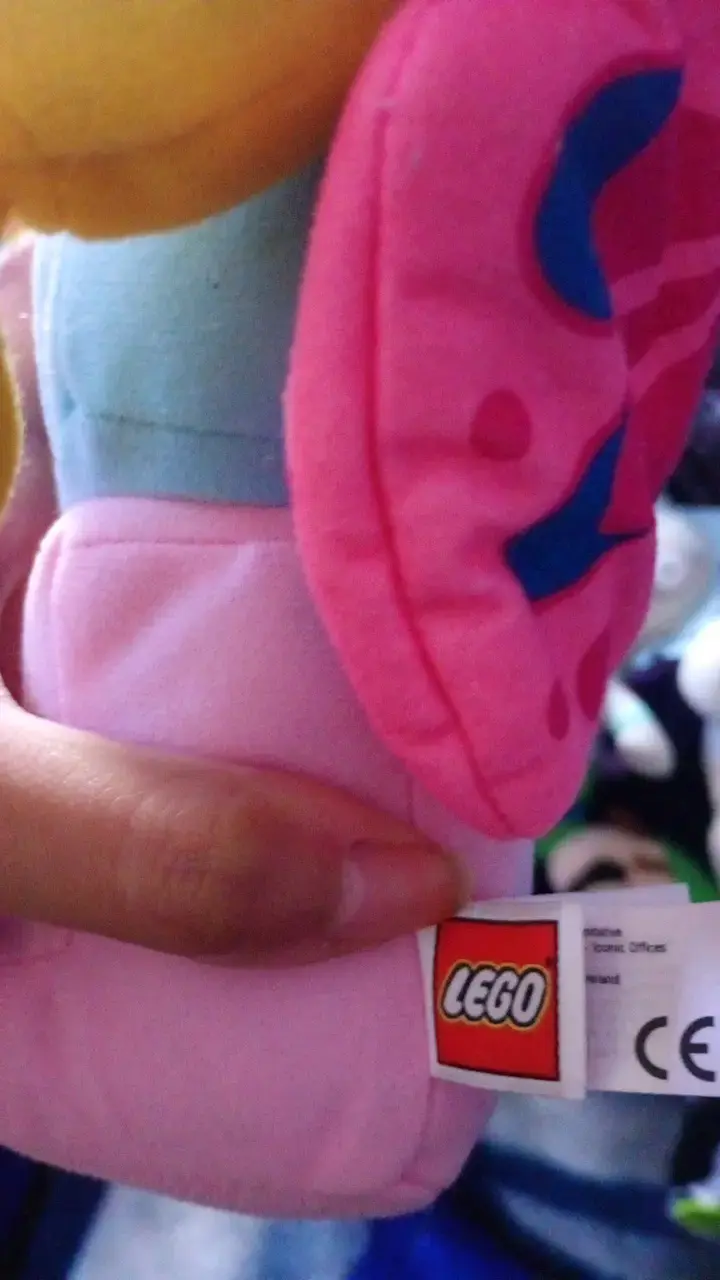 LEGO con alas de mariposa - 3