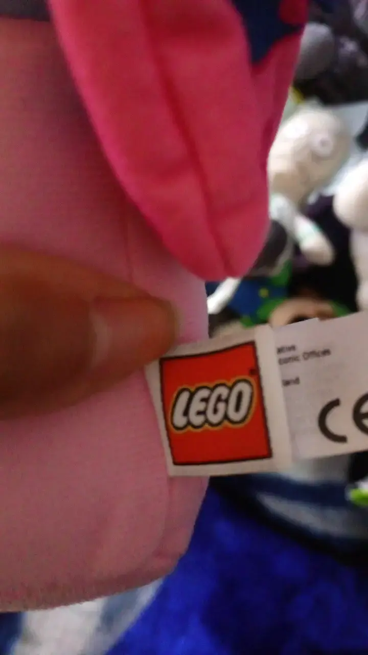 LEGO con alas de mariposa - 4
