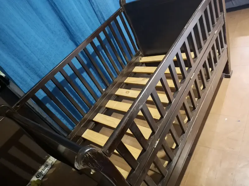 Cuna de madera convertible en cama - 2