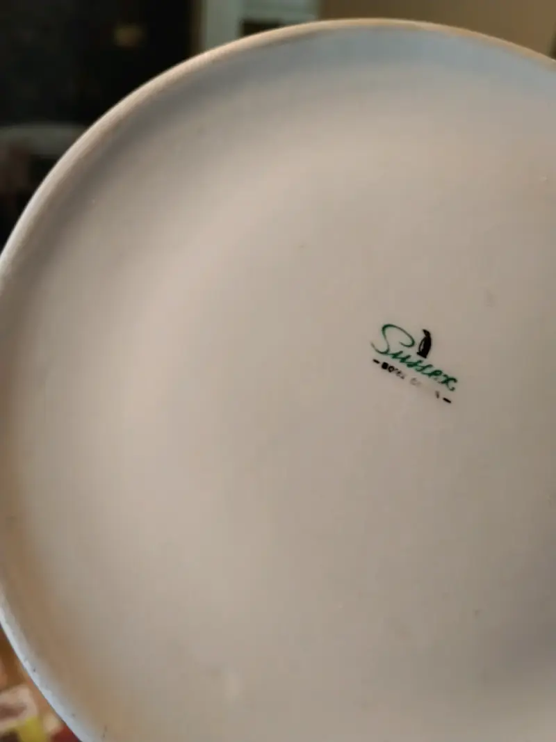 Jarrón de porcelana con diseño floral y detalles dorados - 5