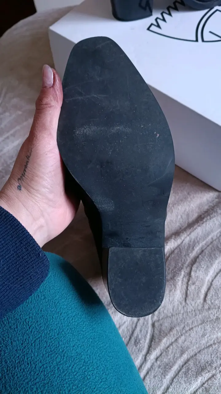Botines de cuero negro modelo western.n°35 - 4