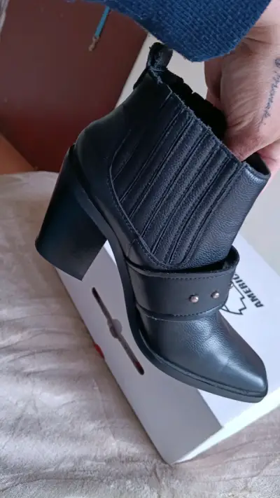Botines de cuero negro modelo western.n°35 - miniatura 6