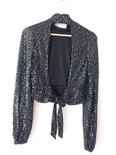 Blusa de lentejuelas negra Bershka elegante - miniatura 2