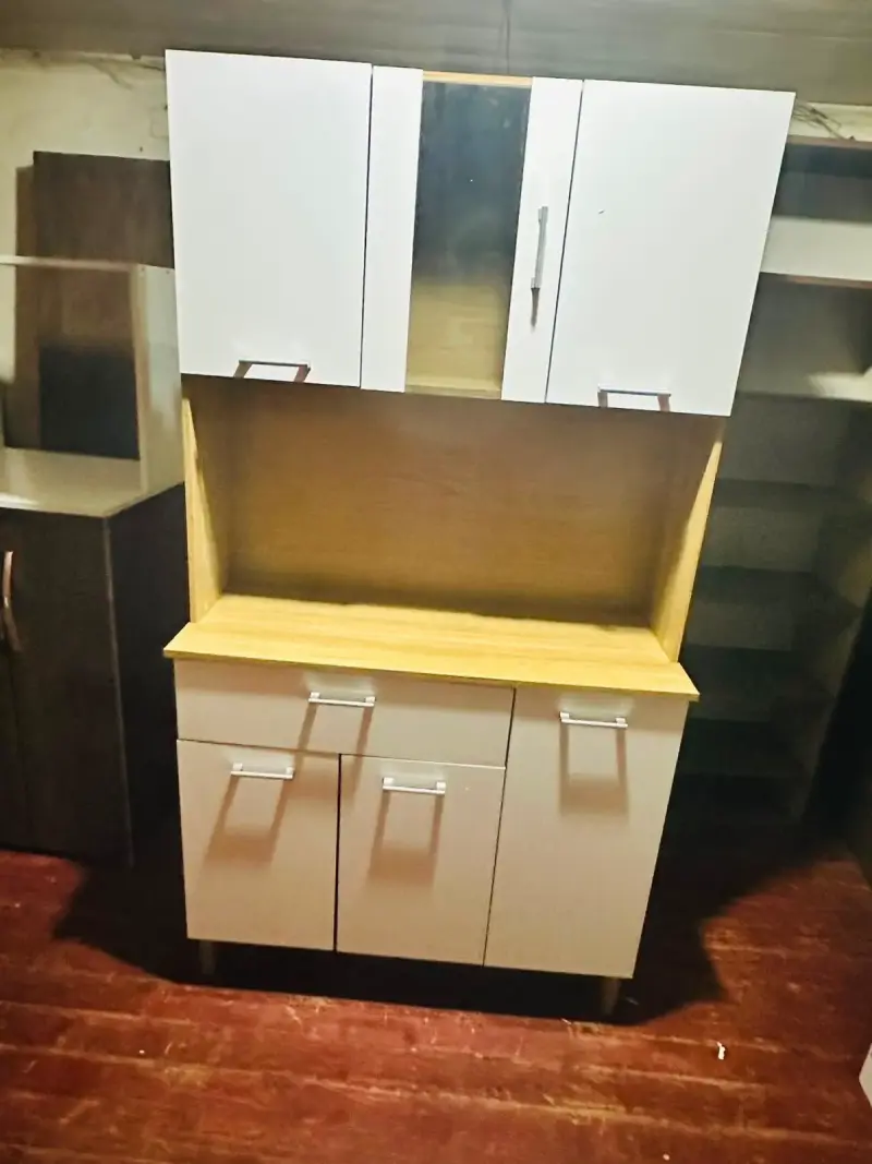 Mueble de cocina con alacena y cajones - 1