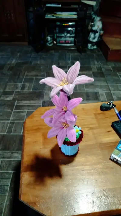 Decoración floral de mesa en maceta - miniatura 1