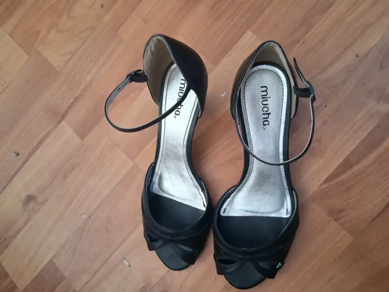 Sandalias negras de tacón Miucha - 2