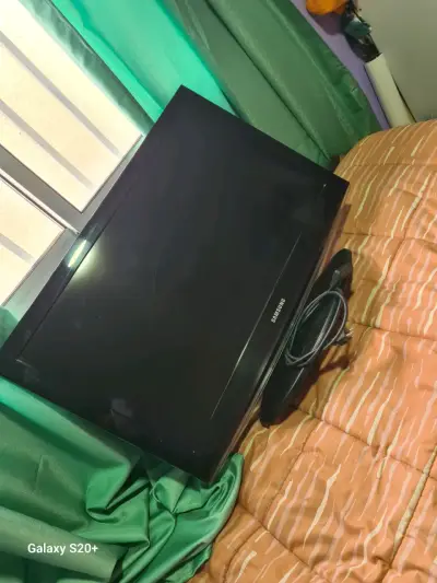 Televisor Samsung 32 pulgadas con HDMI y USB - miniatura 1