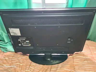 Televisor Samsung 32 pulgadas con HDMI y USB - miniatura 2