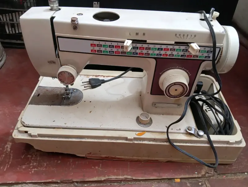 Máquina de Coser LMR Vintage con Pedal - 2