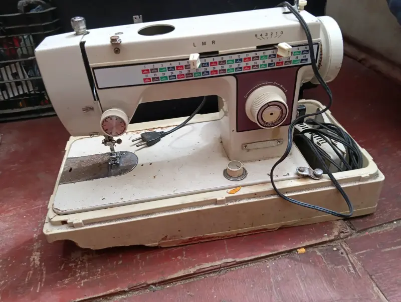 Máquina de Coser LMR Vintage con Pedal - 3