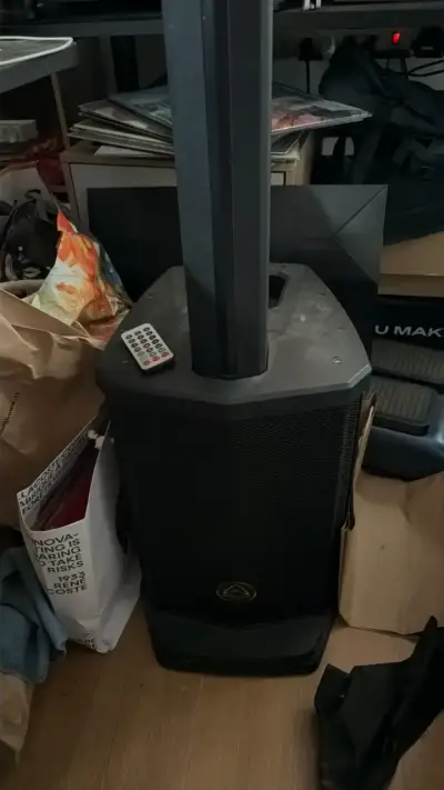Altavoz profesional con control remoto - miniatura 1