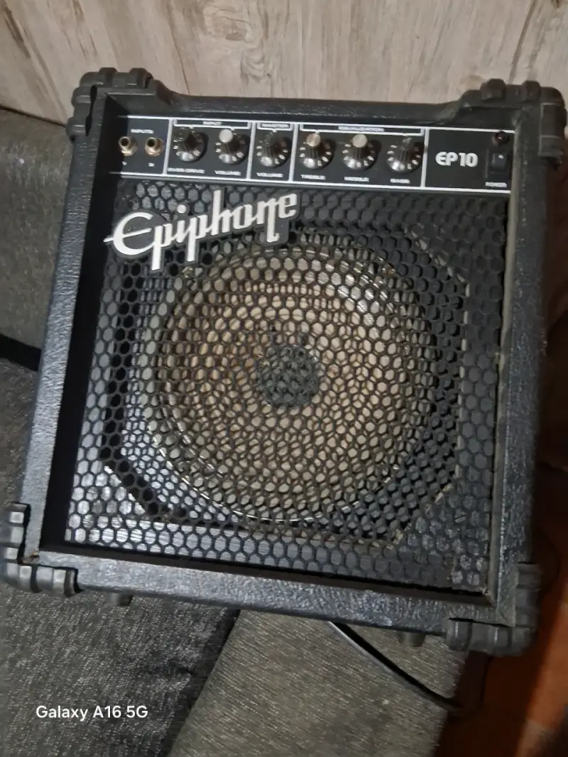 Amplificador de guitarra Epiphone modelo EP10 - 1