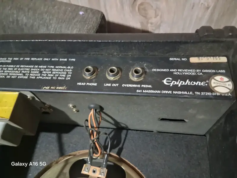Amplificador de guitarra Epiphone modelo EP10 - 2