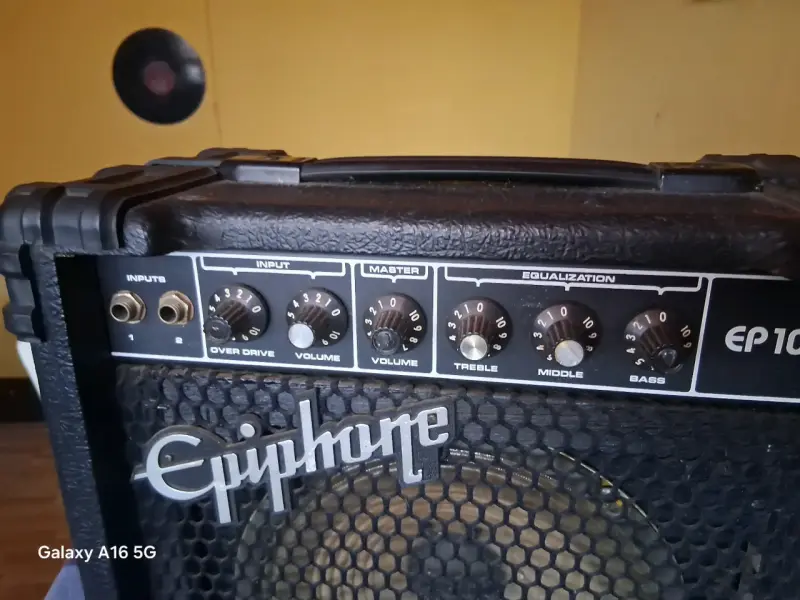 Amplificador de guitarra Epiphone modelo EP10 - 3