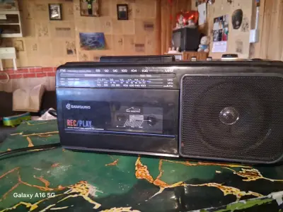 Radio cassette Samsung modelo RC-A19S en buen estado - miniatura 1