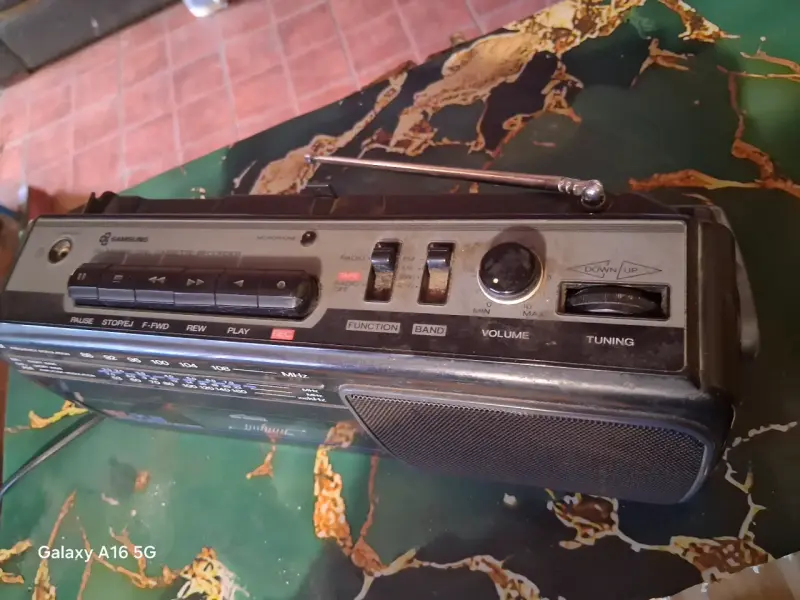 Radio cassette Samsung modelo RC-A19S en buen estado - 3