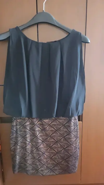 Vestido elegante sin mangas con diseño geométrico - miniatura 1