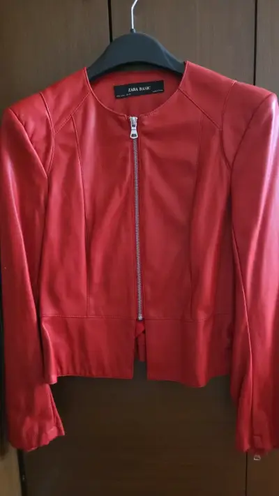 Chaqueta Roja de Cuero Zara Basic - miniatura 1