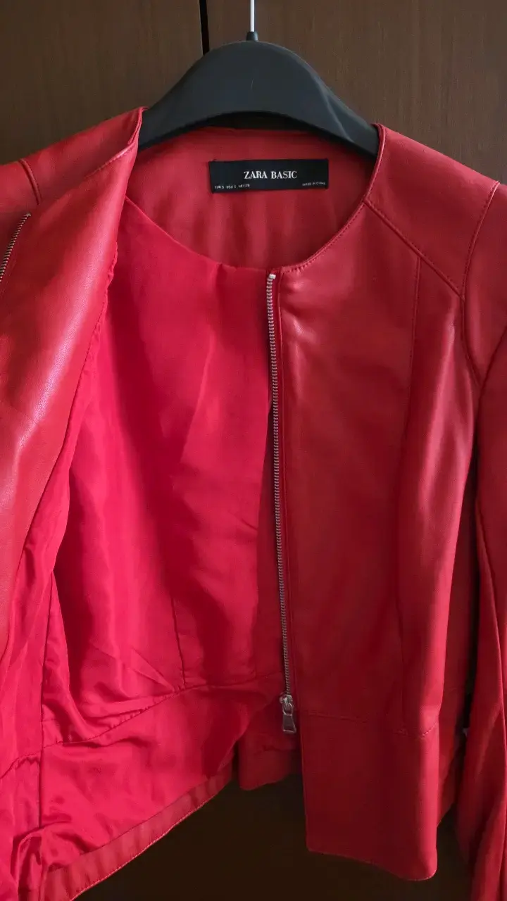 Chaqueta Roja de Cuero Zara Basic - 2
