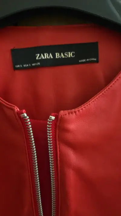 Chaqueta Roja de Cuero Zara Basic - miniatura 4