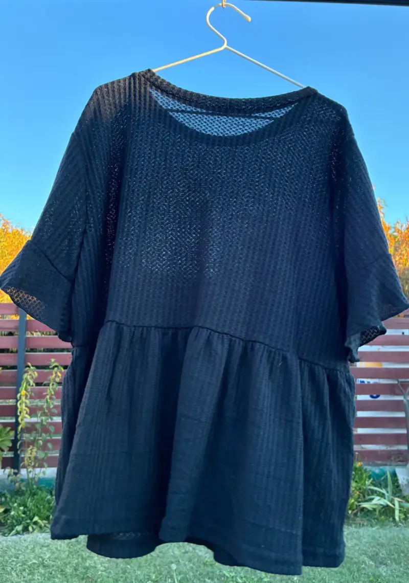 Vestido negro de malla para mujer