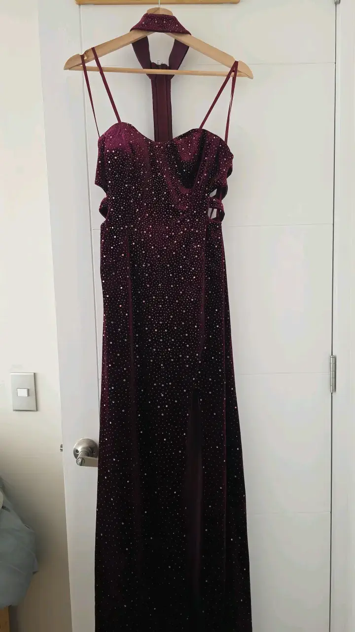 Vestido de fiesta largo burdeos con lentejuelas - 1