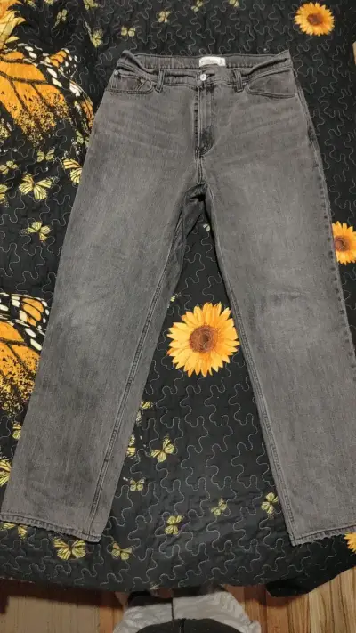 Jeans grises Abercrombie & Fitch de tiro alto - miniatura 1