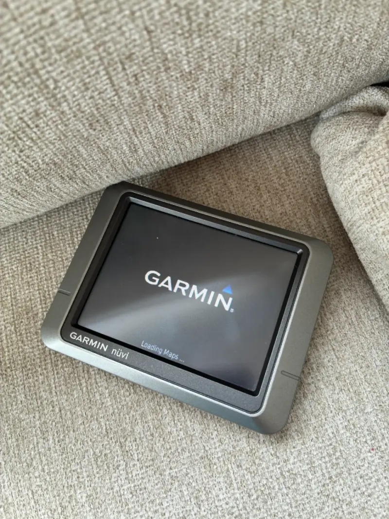 GPS Garmin nüvi con cable USB - 3