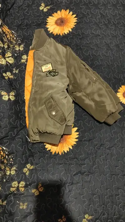 Chaqueta bomber verde para niño con forro naranja - miniatura 3