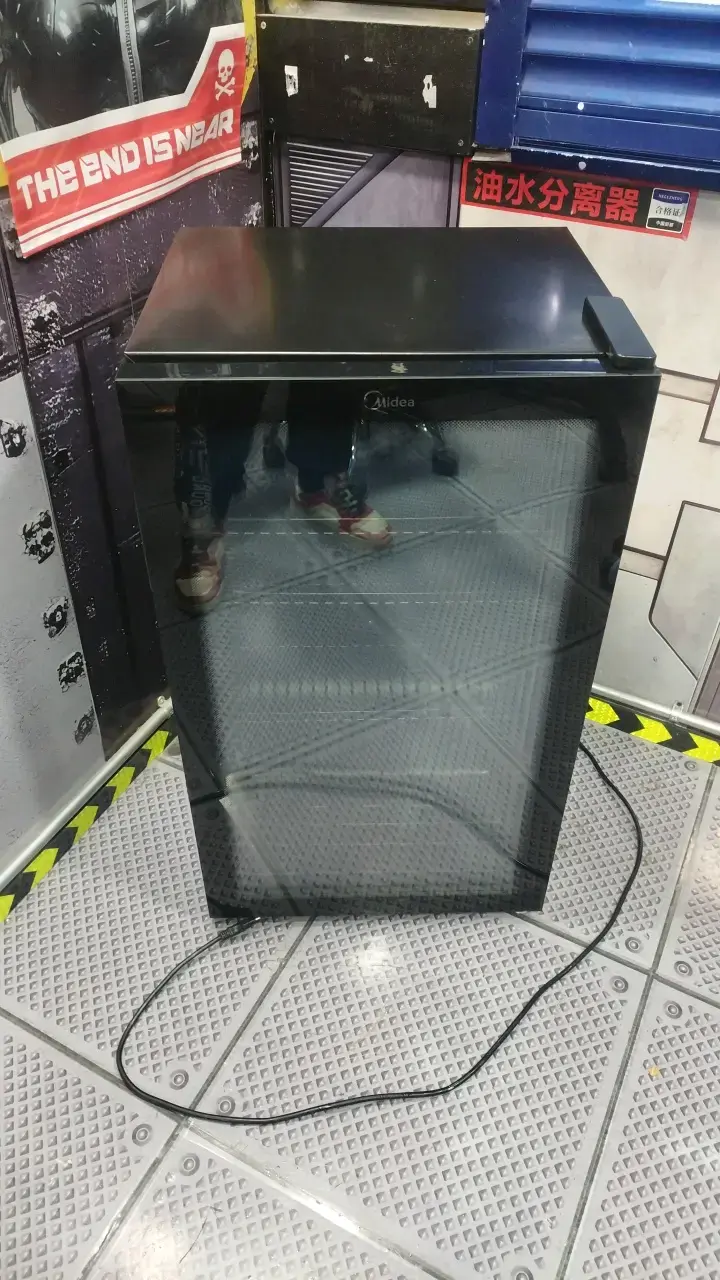 VisiCooler 93Lts  Midea color  negro - 1