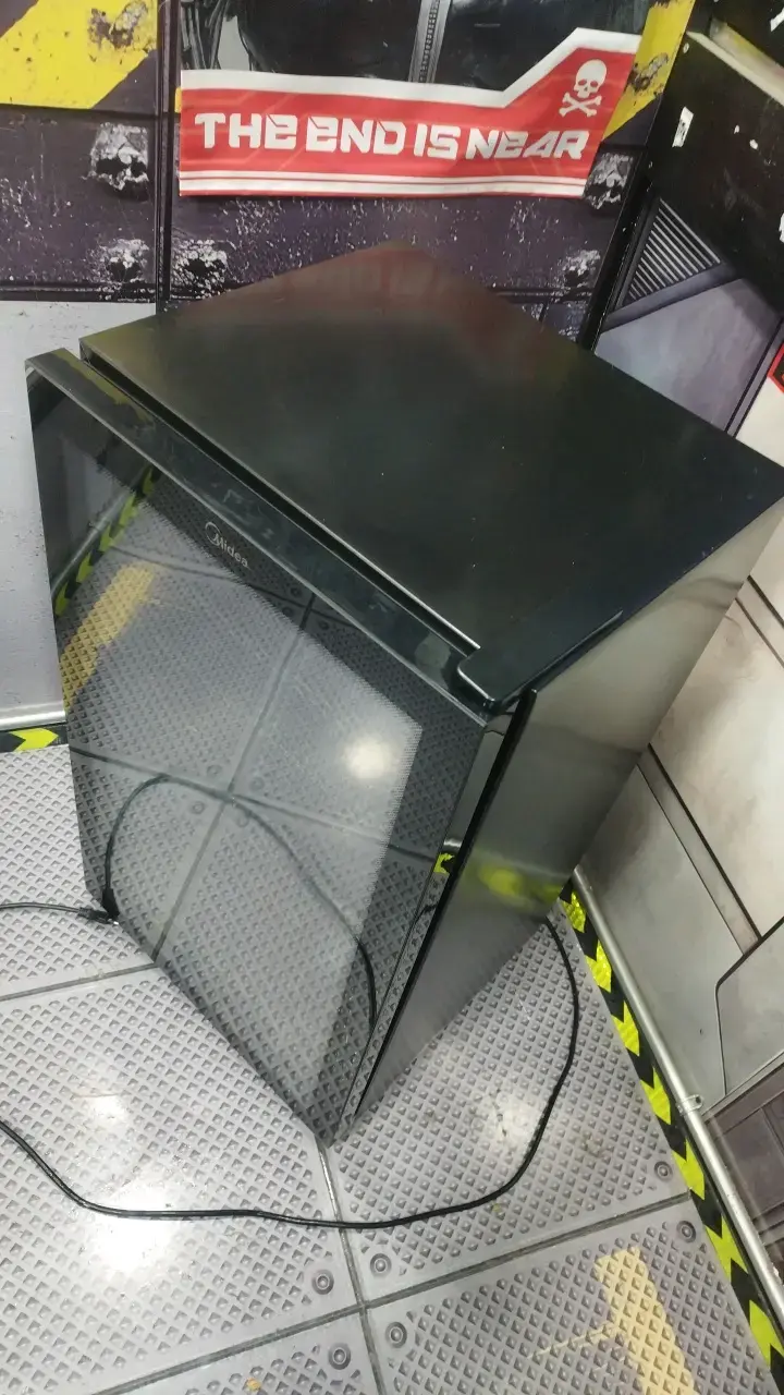 VisiCooler 93Lts  Midea color  negro - 3