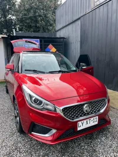 Auto MG rojo en buen estado - miniatura 6