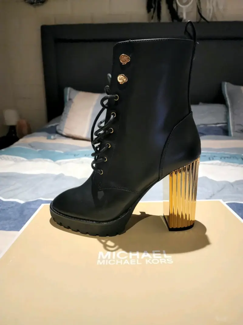 Botines de cuero negro con tacón dorado Michael Kors - 1