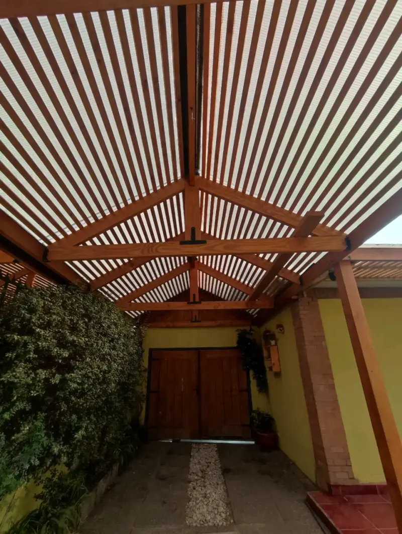 Techo de madera para entrada de auto - 4